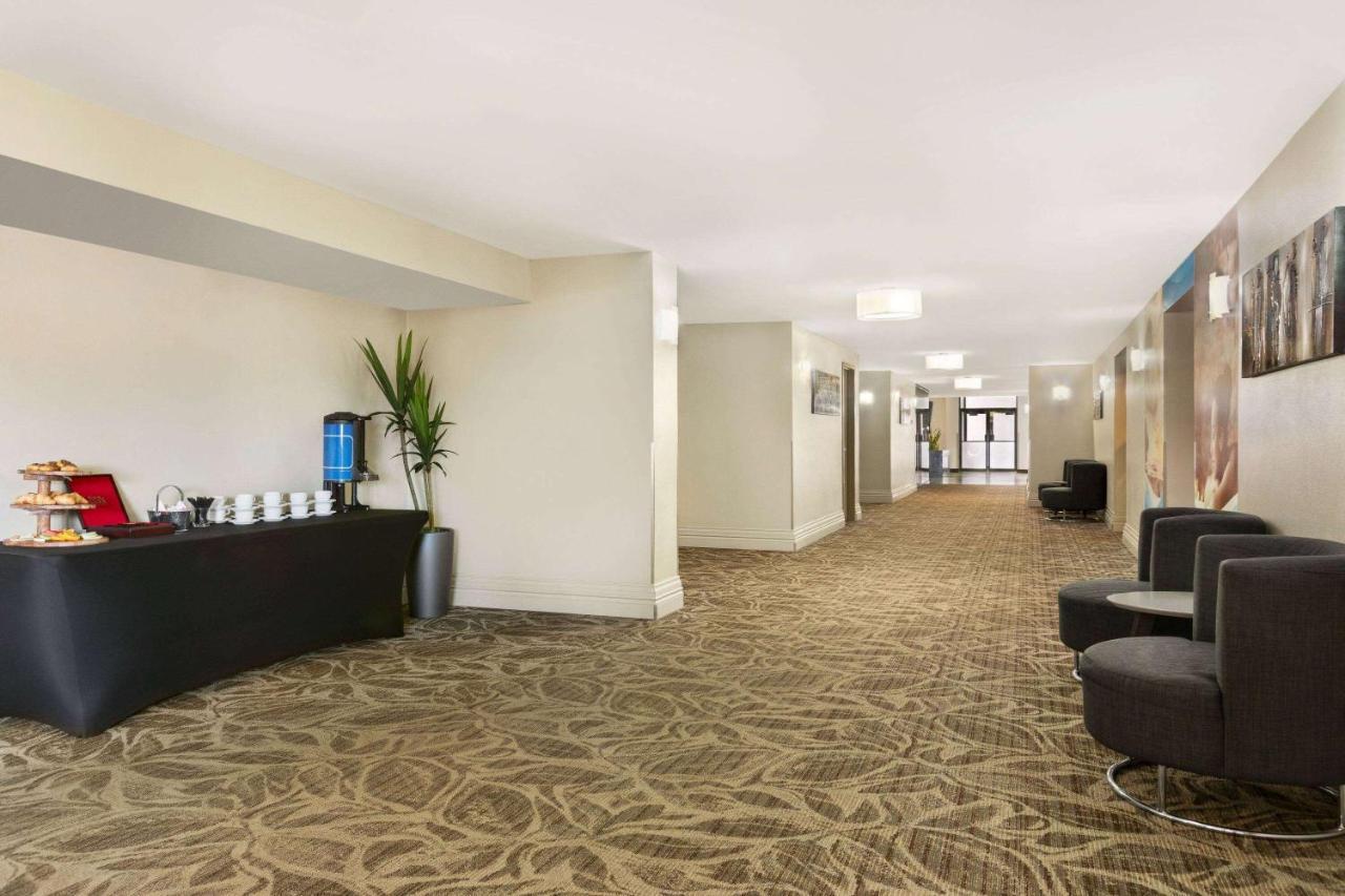 Travelodge By Wyndham Quebec City Hotel & Convention Centre Экстерьер фото