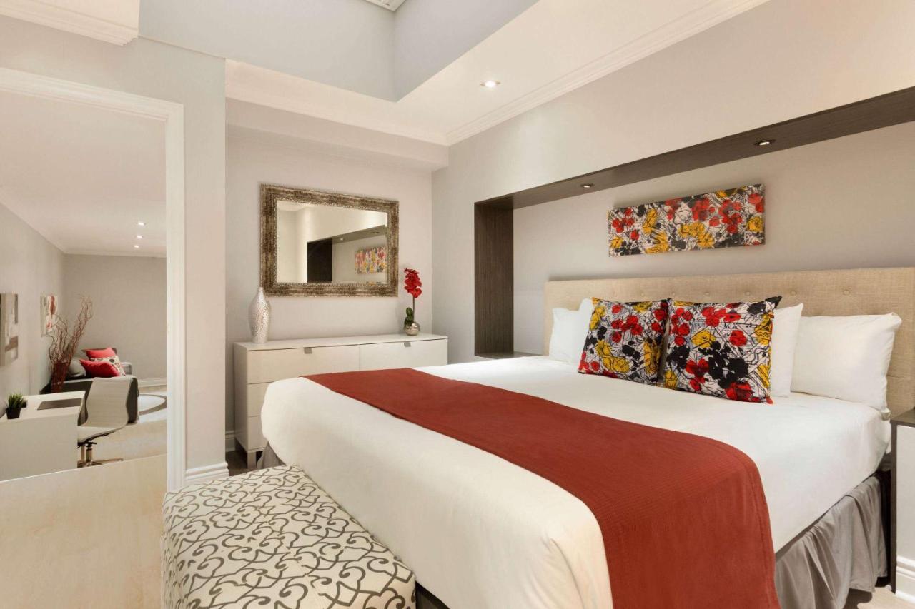 Travelodge By Wyndham Quebec City Hotel & Convention Centre Экстерьер фото