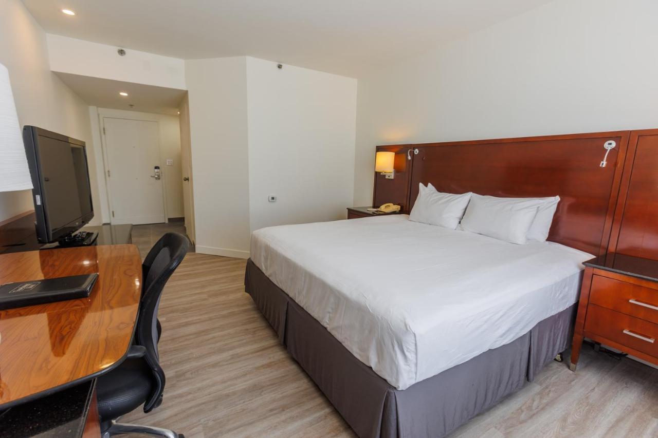 Travelodge By Wyndham Quebec City Hotel & Convention Centre Экстерьер фото