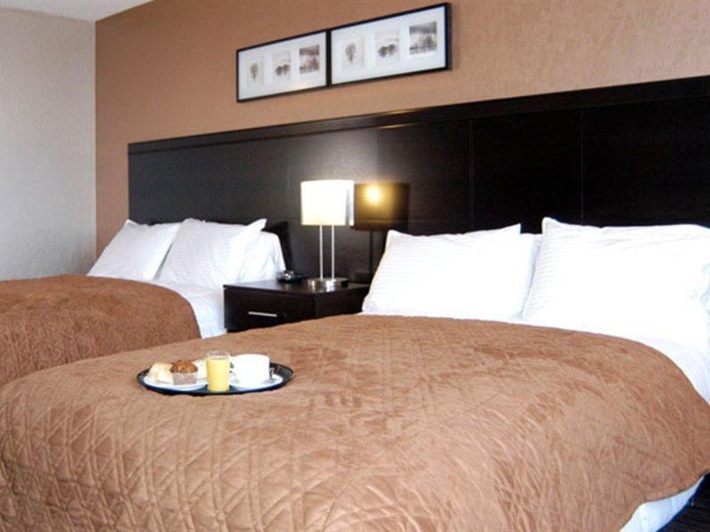 Travelodge By Wyndham Quebec City Hotel & Convention Centre Экстерьер фото