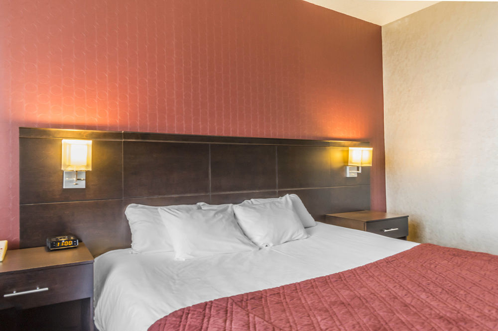 Travelodge By Wyndham Quebec City Hotel & Convention Centre Экстерьер фото