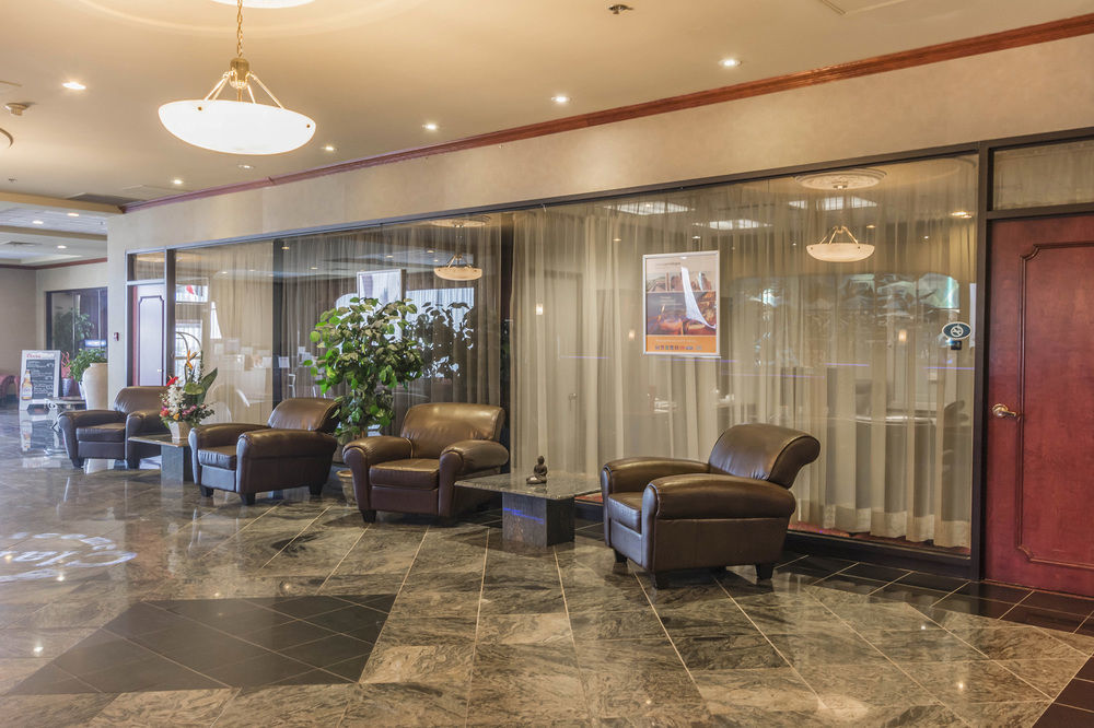Travelodge By Wyndham Quebec City Hotel & Convention Centre Экстерьер фото