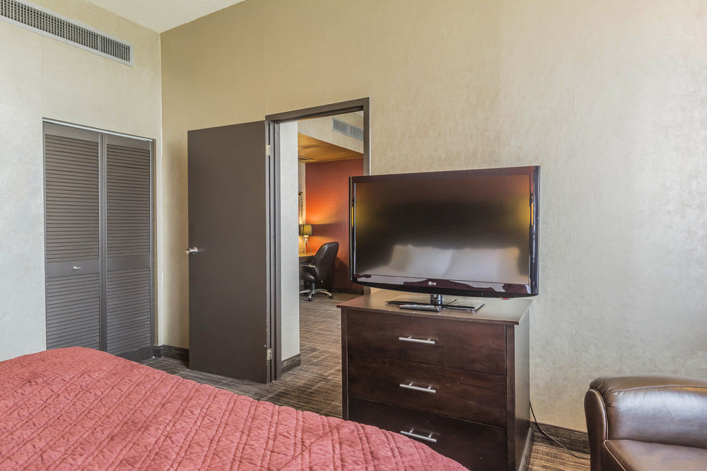 Travelodge By Wyndham Quebec City Hotel & Convention Centre Экстерьер фото