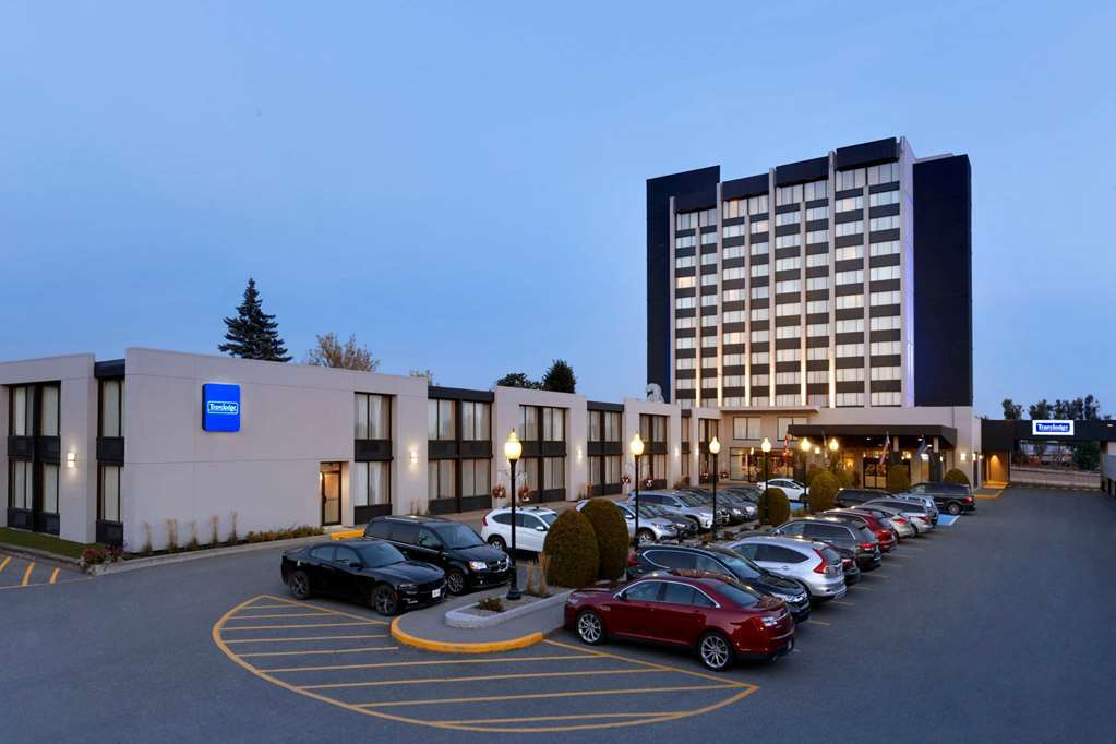Travelodge By Wyndham Quebec City Hotel & Convention Centre Экстерьер фото