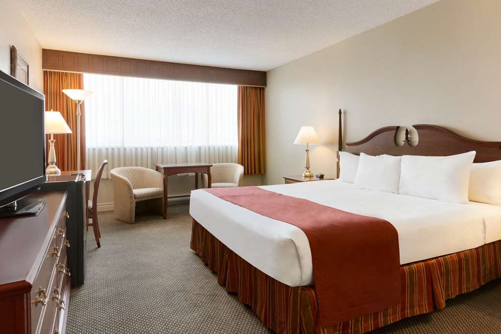 Travelodge By Wyndham Quebec City Hotel & Convention Centre Номер фото