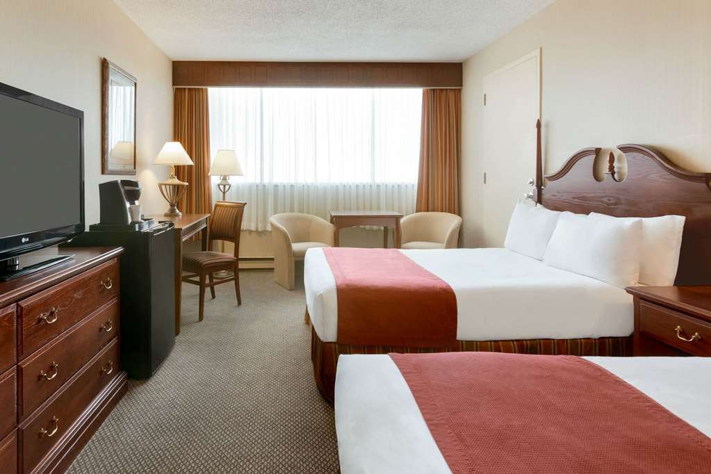 Travelodge By Wyndham Quebec City Hotel & Convention Centre Номер фото