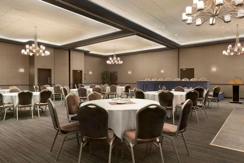 Travelodge By Wyndham Quebec City Hotel & Convention Centre Номер фото