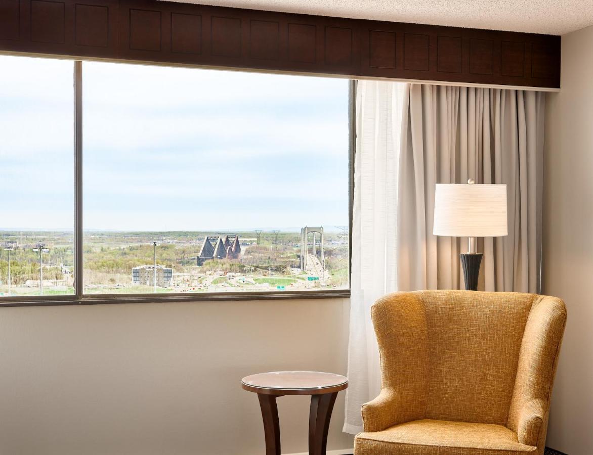 Travelodge By Wyndham Quebec City Hotel & Convention Centre Экстерьер фото